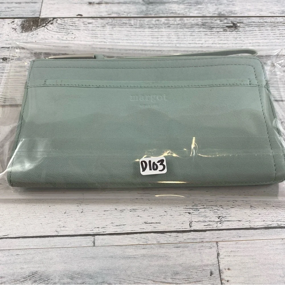Margot Gabby Lt. Blue 100% Leather‎ Wristlet Wallet